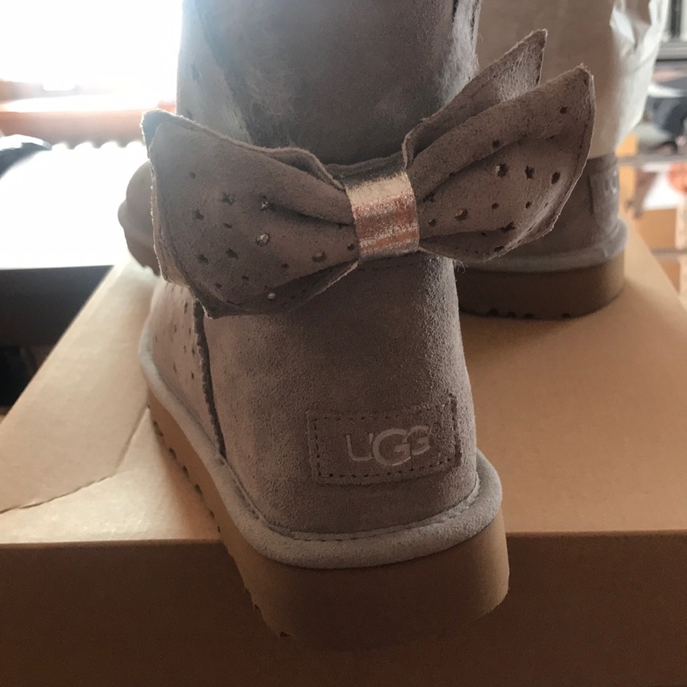 UGG “Stargirl” grey boots with bow - Picture 2 of 6